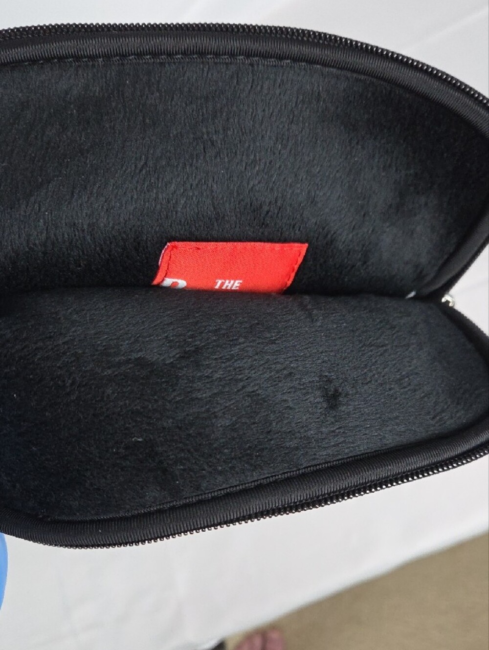 2012-Loungefly Apple iPad Softshell Sleeve. - Picture 9 of 11